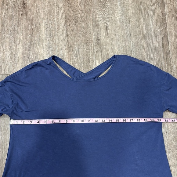 Lululemon Cross Back Long Sleeve Shirt. Size L. - Picture 4 of 5